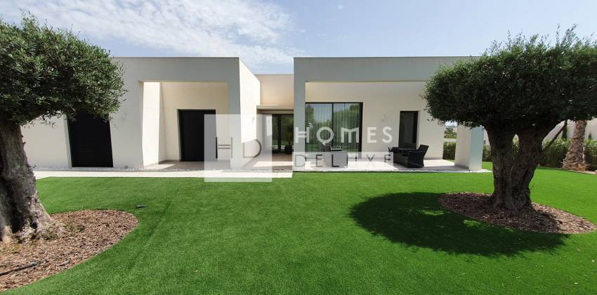 Reventa Villa Moderna vendido a clientes alemanes por Homes Deluxe